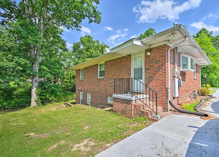 Greensboro Home < 4 Mi To Downtown!