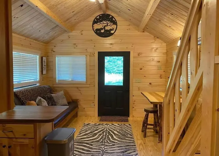 Serene 1Br Cabin Near Nc Z00 With Loft & Waterview
