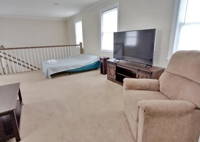 Backwoods Family Getaway! 3 Bedroom House!