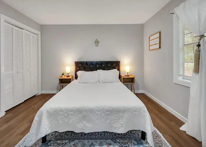 4 Beds, Near Unc, Packnplay, Walk To Golf, Kids Essentials